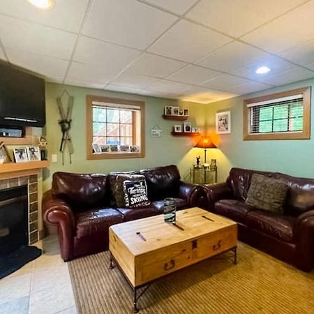 الشقق الفندقية Boyne Fallsفي  Boyne Mountain Getaway, Unit B المظهر الخارجي الصورة