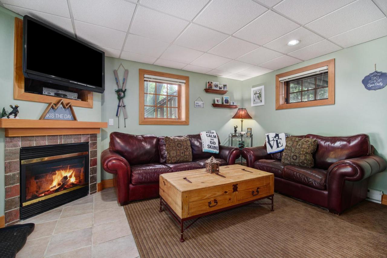 الشقق الفندقية Boyne Fallsفي  Boyne Mountain Getaway, Unit B المظهر الخارجي الصورة