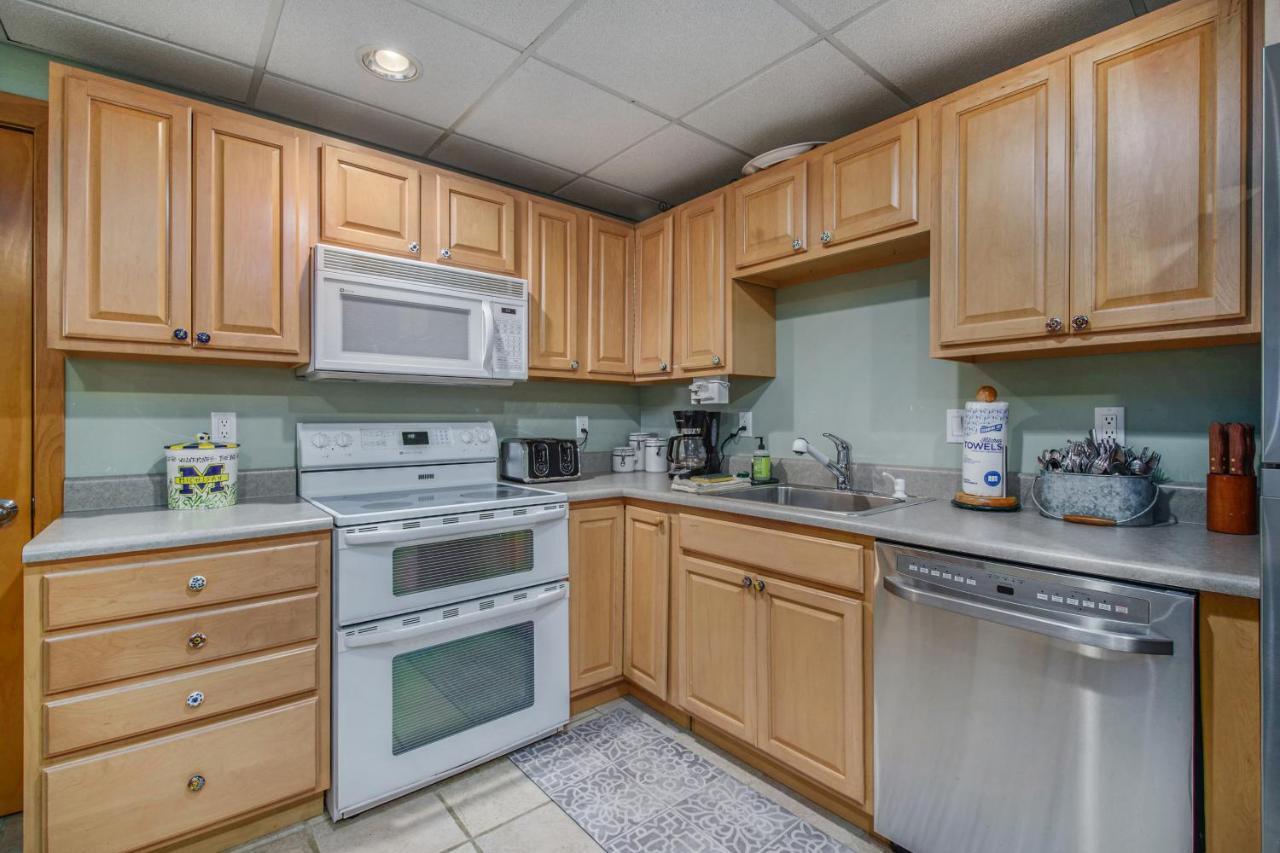 الشقق الفندقية Boyne Fallsفي  Boyne Mountain Getaway, Unit B المظهر الخارجي الصورة